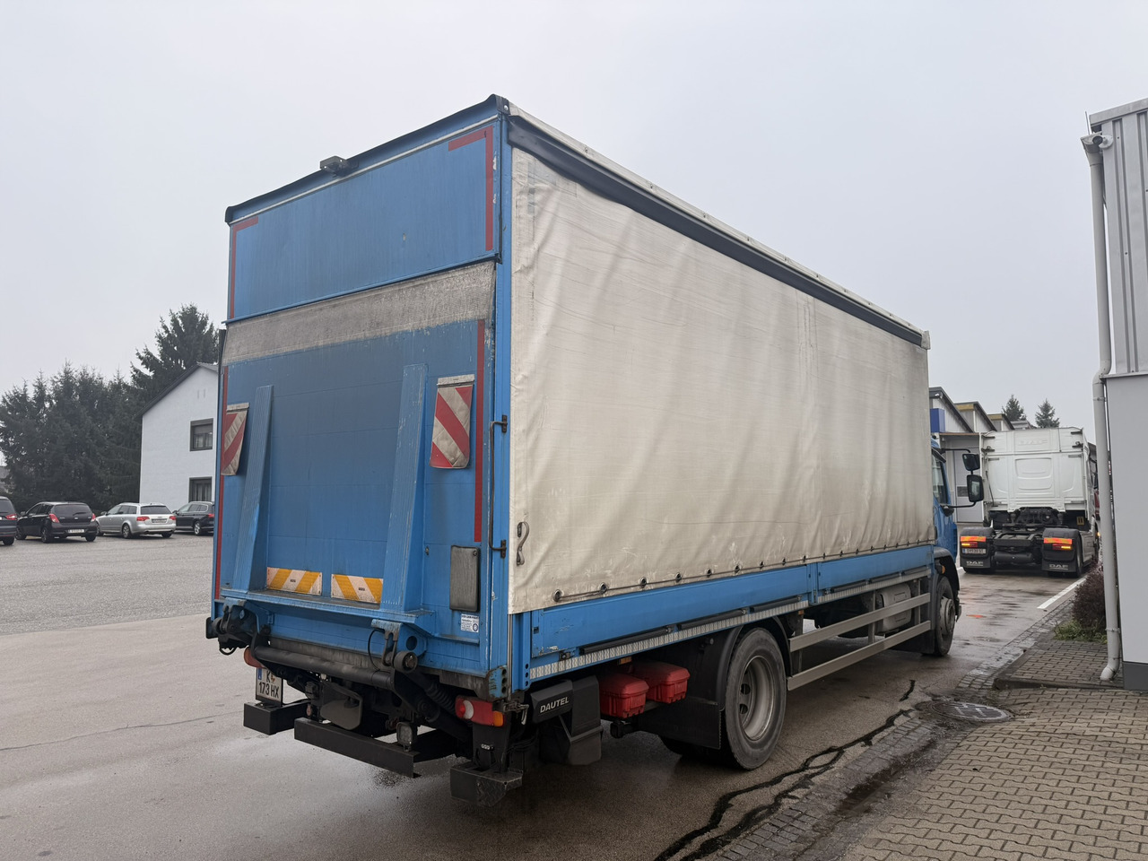 DAF LF 290 Pritschenaufbau Ladebordwand AHK - Curtain side truck: picture 3 DAF LF 290 Pritschenaufbau Ladebordwand AHK - Curtain side truck: picture 3