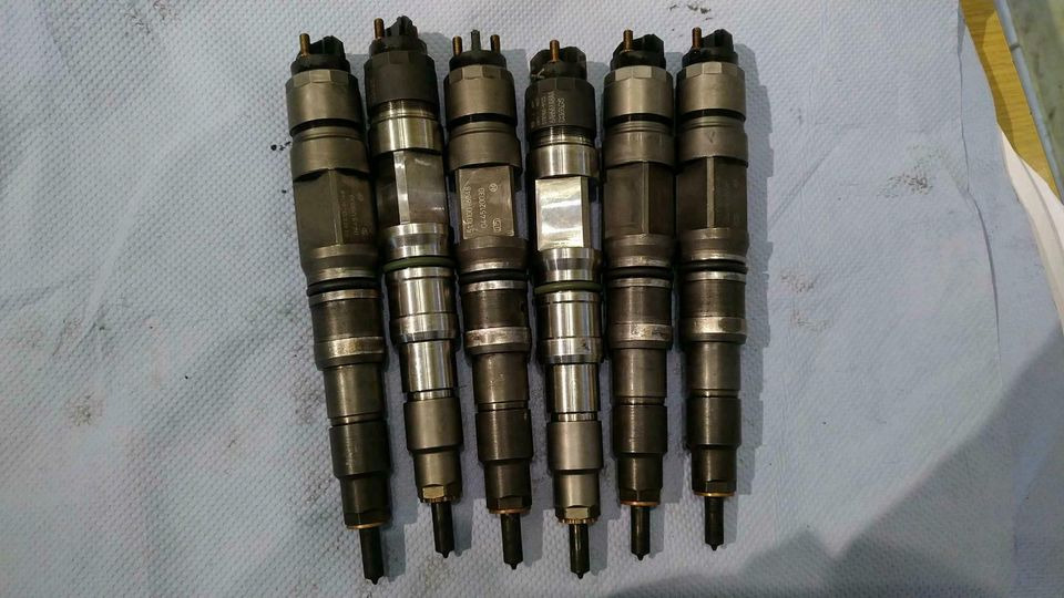 Injector for Truck MAN Injektoren D 2066 LF 01  430 PS 51.10100-6048: picture 1