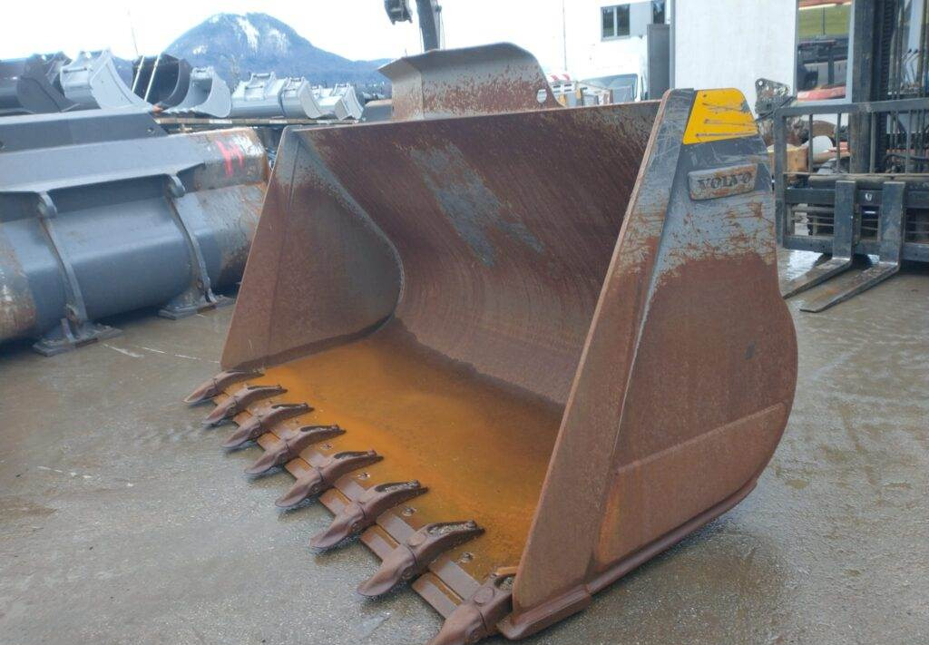 Volvo GP Schaufel 3,8/4,2m³ - Loader bucket for Construction machinery: picture 4 Volvo GP Schaufel 3,8/4,2m³ - Loader bucket for Construction machinery: picture 4