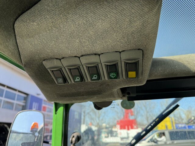 John Deere 3520 Kommunaltrak. Frontkraftheber Kuppeldreieck - Municipal tractor: picture 4 John Deere 3520 Kommunaltrak. Frontkraftheber Kuppeldreieck - Municipal tractor: picture 4