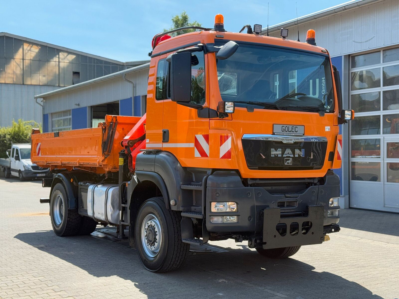 MAN TGA 18.360 4x4 Kipper Kran PALFINGER Winterd. - Tipper, Crane truck: picture 1 MAN TGA 18.360 4x4 Kipper Kran PALFINGER Winterd. - Tipper, Crane truck: picture 1