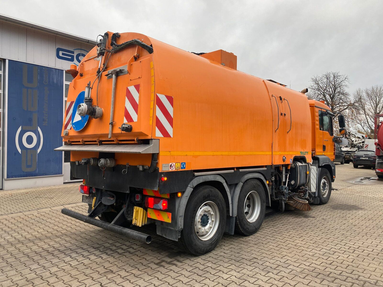 MAN TGA 26.430 6x2-2 LL - Road sweeper: picture 3 MAN TGA 26.430 6x2-2 LL - Road sweeper: picture 3