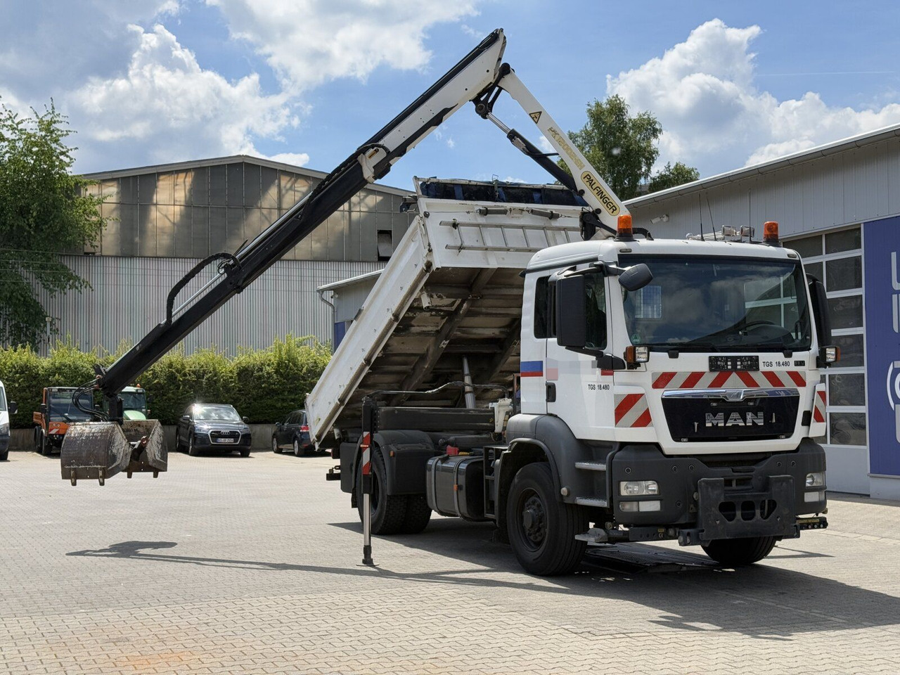 MAN TGS 18.480 4x4H Winter. Kipper Kran PALFINGER 12 - Tipper, Crane truck: picture 2 MAN TGS 18.480 4x4H Winter. Kipper Kran PALFINGER 12 - Tipper, Crane truck: picture 2