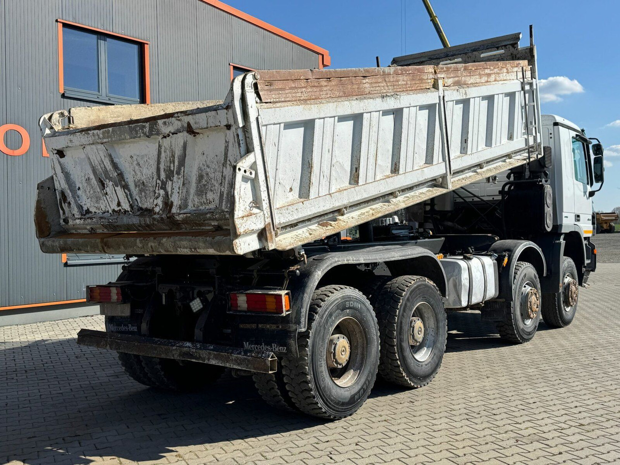 Tipper Mercedes-Benz ACTROS 4144 8x8 EURO4 DSK Meiller: picture 9