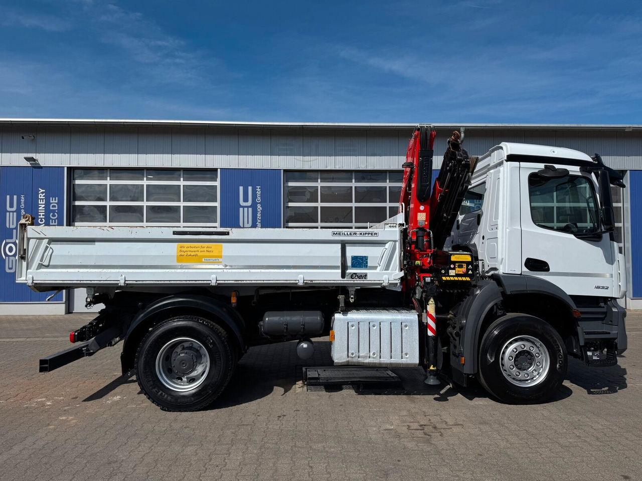 Mercedes-Benz AROCS 1832 4x2 Euro 6 Kipper Kran FASSI F120FB - Tipper, Crane truck: picture 3 Mercedes-Benz AROCS 1832 4x2 Euro 6 Kipper Kran FASSI F120FB - Tipper, Crane truck: picture 3