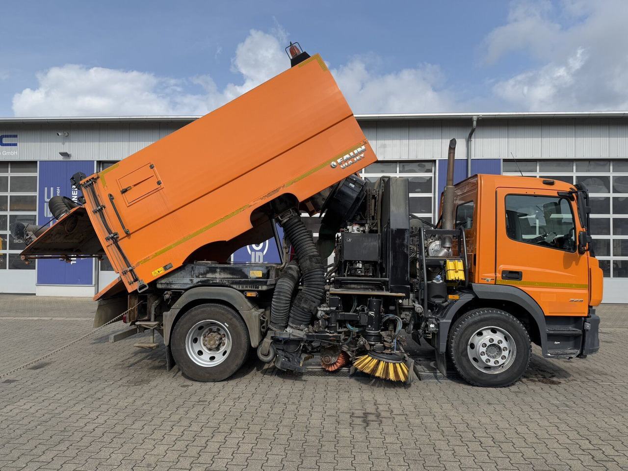 Mercedes-Benz ATEGO 1323 4x2 Kehrmaschine FAUN Viajet 6R/H - Road sweeper: picture 4 Mercedes-Benz ATEGO 1323 4x2 Kehrmaschine FAUN Viajet 6R/H - Road sweeper: picture 4