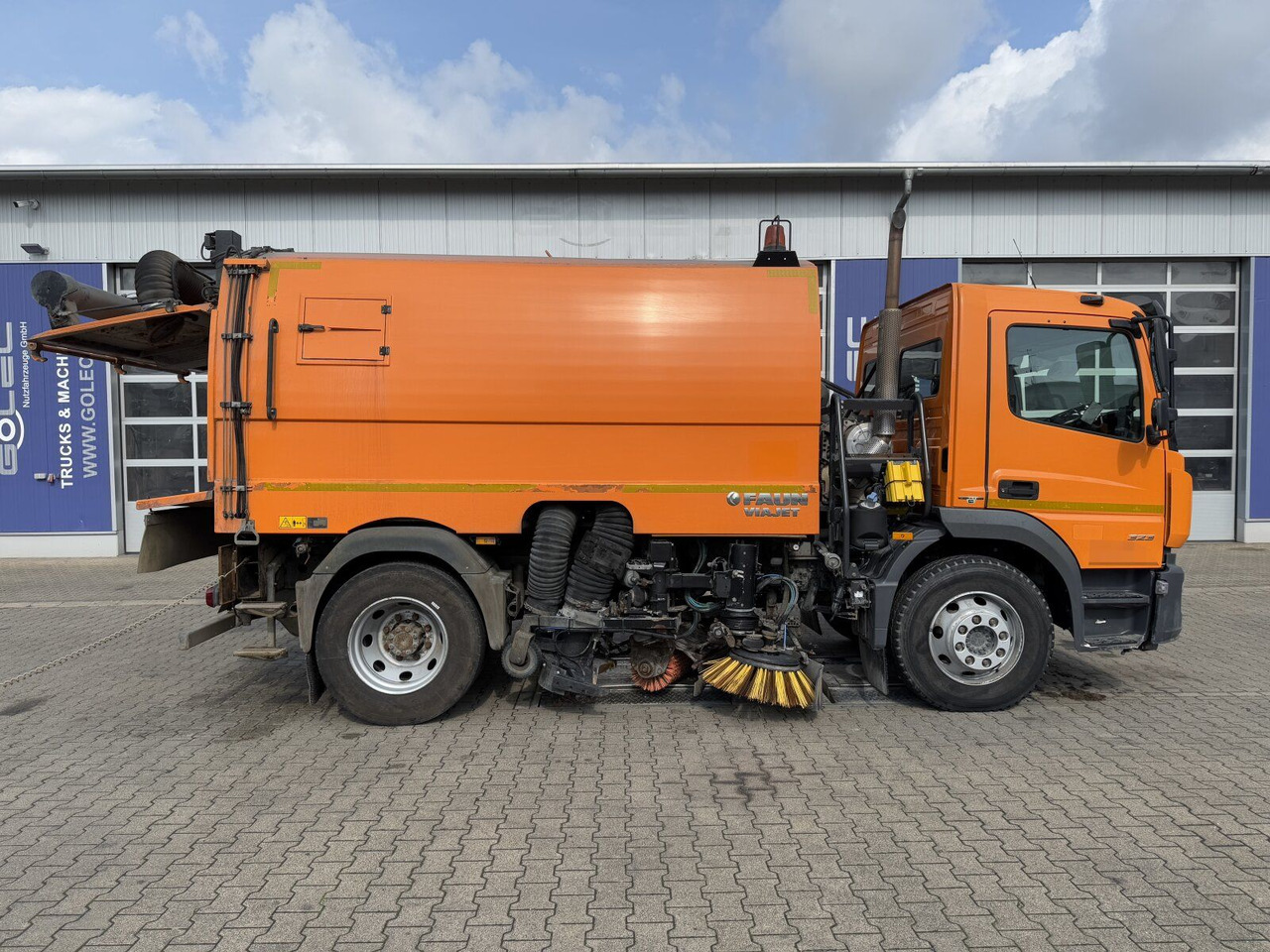 Mercedes-Benz ATEGO 1323 4x2 Kehrmaschine FAUN Viajet 6R/H - Road sweeper: picture 3 Mercedes-Benz ATEGO 1323 4x2 Kehrmaschine FAUN Viajet 6R/H - Road sweeper: picture 3