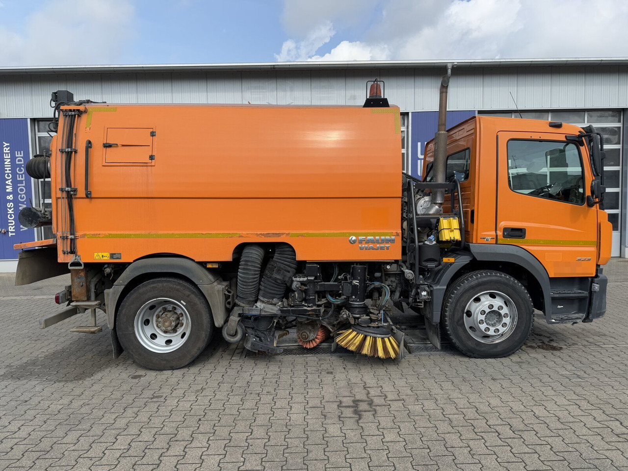 Mercedes-Benz ATEGO 1323 4x2 Kehrmaschine FAUN Viajet 6R/H - Road sweeper: picture 2 Mercedes-Benz ATEGO 1323 4x2 Kehrmaschine FAUN Viajet 6R/H - Road sweeper: picture 2