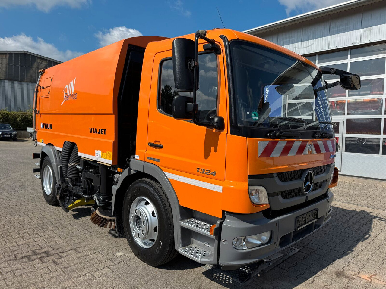 Mercedes-Benz ATEGO 1324 4x2 Kehrmaschine FAUN Viajet 6R/H - Road sweeper: picture 1 Mercedes-Benz ATEGO 1324 4x2 Kehrmaschine FAUN Viajet 6R/H - Road sweeper: picture 1