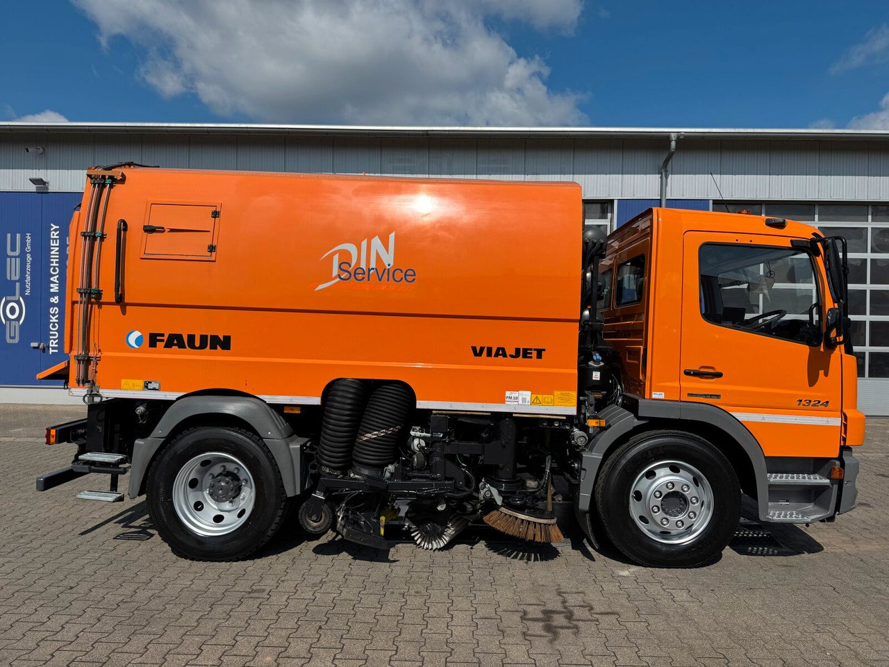 Mercedes-Benz ATEGO 1324 4x2 Kehrmaschine FAUN Viajet 6R/H - Road sweeper: picture 3 Mercedes-Benz ATEGO 1324 4x2 Kehrmaschine FAUN Viajet 6R/H - Road sweeper: picture 3