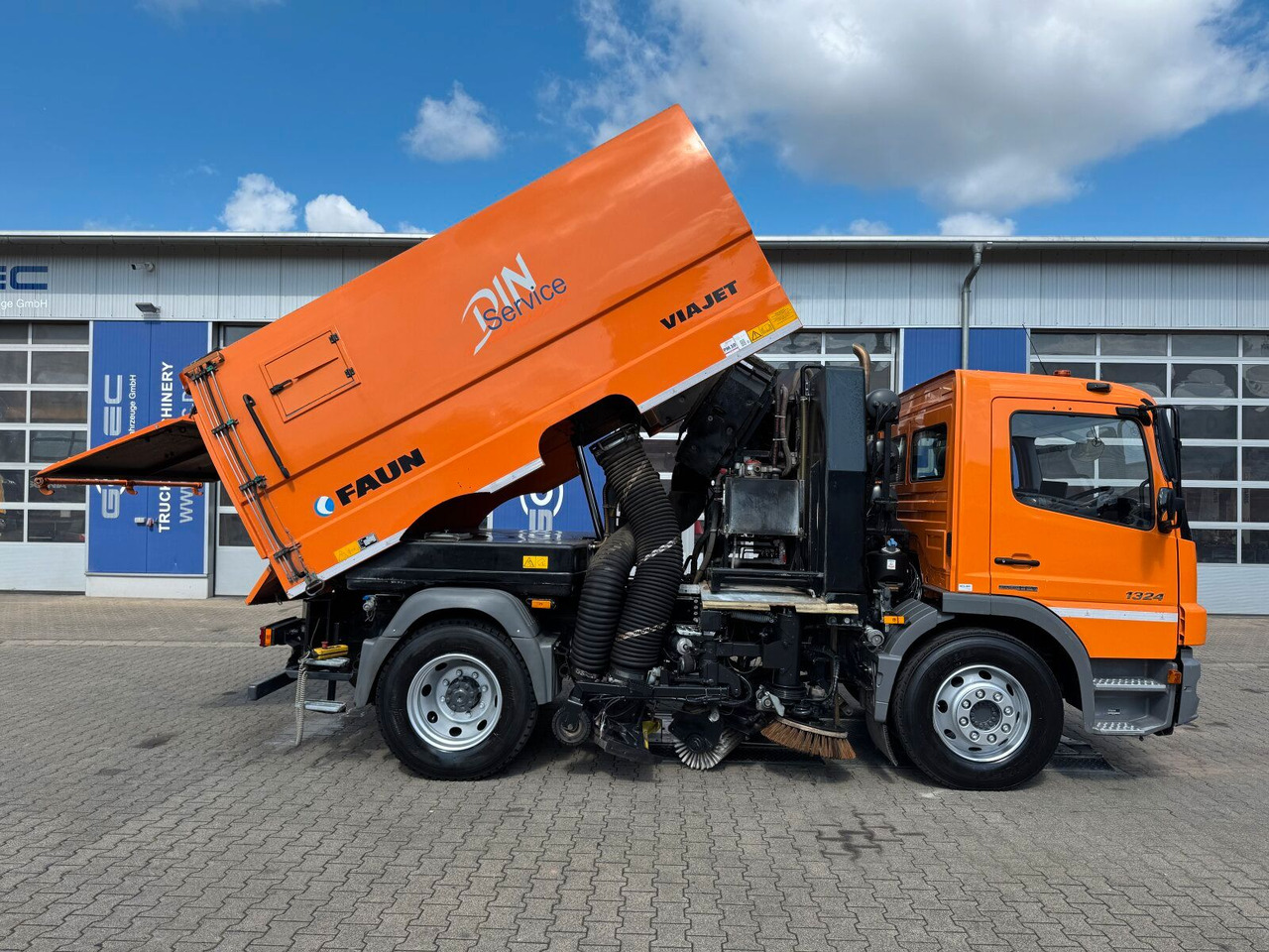 Mercedes-Benz ATEGO 1324 4x2 Kehrmaschine FAUN Viajet 6R/H - Road sweeper: picture 4 Mercedes-Benz ATEGO 1324 4x2 Kehrmaschine FAUN Viajet 6R/H - Road sweeper: picture 4