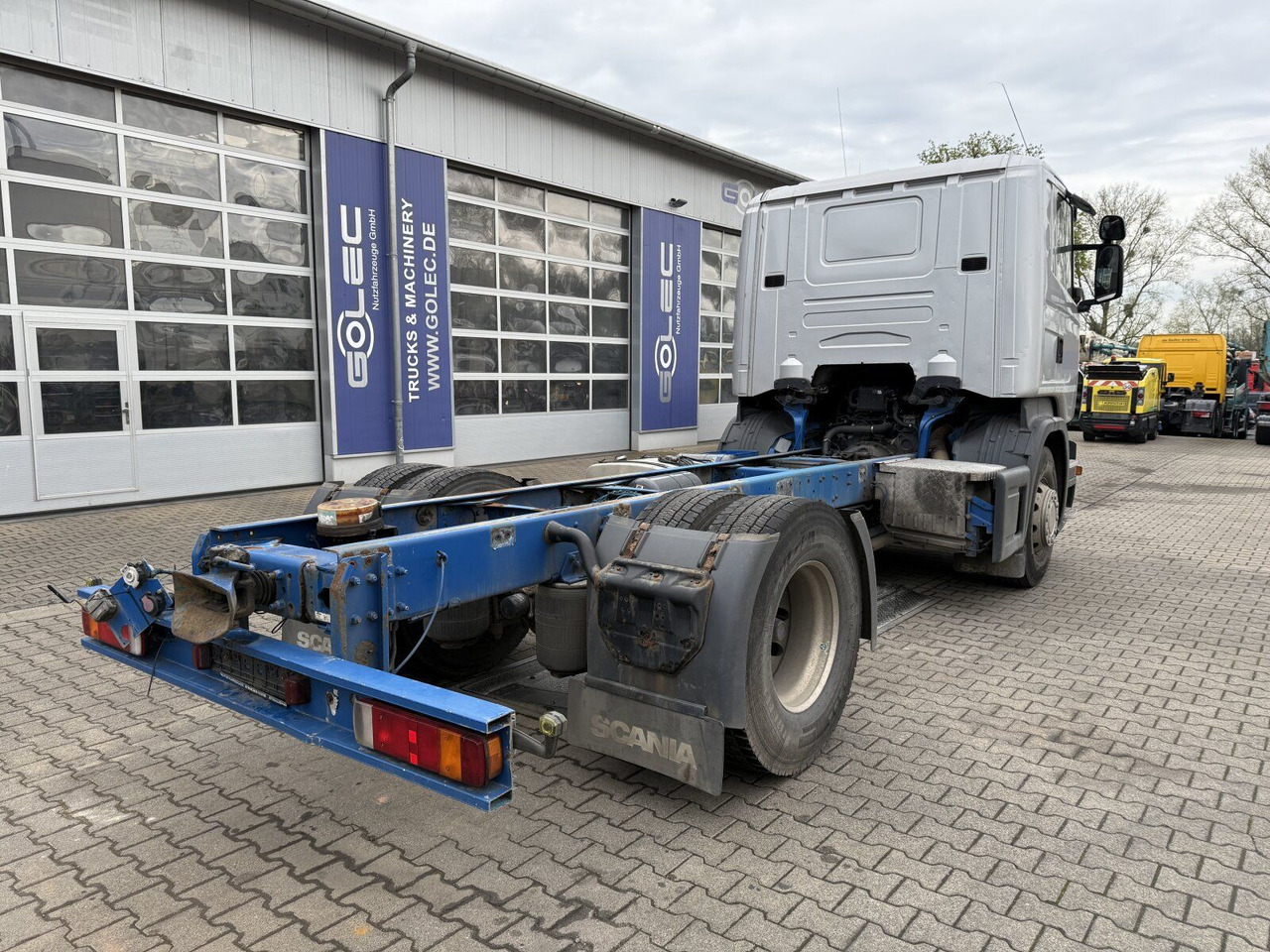 Scania R 420 Tankwagen ADR Fahrgestell Retarder Volluft - Cab chassis truck: picture 3 Scania R 420 Tankwagen ADR Fahrgestell Retarder Volluft - Cab chassis truck: picture 3