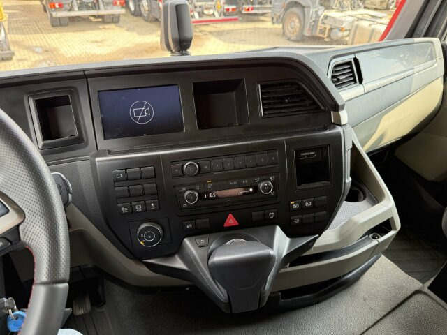 MAN TGS 18.520 4x4 SZM - Kipphyd. Blatt Luft Pritard - Tractor unit: picture 3 MAN TGS 18.520 4x4 SZM - Kipphyd. Blatt Luft Pritard - Tractor unit: picture 3