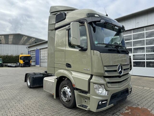 Mercedes-Benz Actros 1840 4x2 SZM Mega *Retarder - Tractor unit: picture 1 Mercedes-Benz Actros 1840 4x2 SZM Mega *Retarder - Tractor unit: picture 1