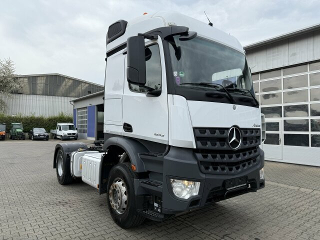 Mercedes-Benz Actros 1843 Sattelzugmaschine 4x2 Kipph. - Tractor unit: picture 1 Mercedes-Benz Actros 1843 Sattelzugmaschine 4x2 Kipph. - Tractor unit: picture 1