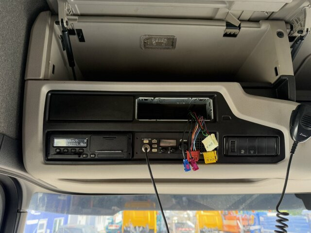 Scania G450 XT 4x4 Euro 6 SZM Kipphydraulik Blatt/ Luft - Tractor unit: picture 4 Scania G450 XT 4x4 Euro 6 SZM Kipphydraulik Blatt/ Luft - Tractor unit: picture 4