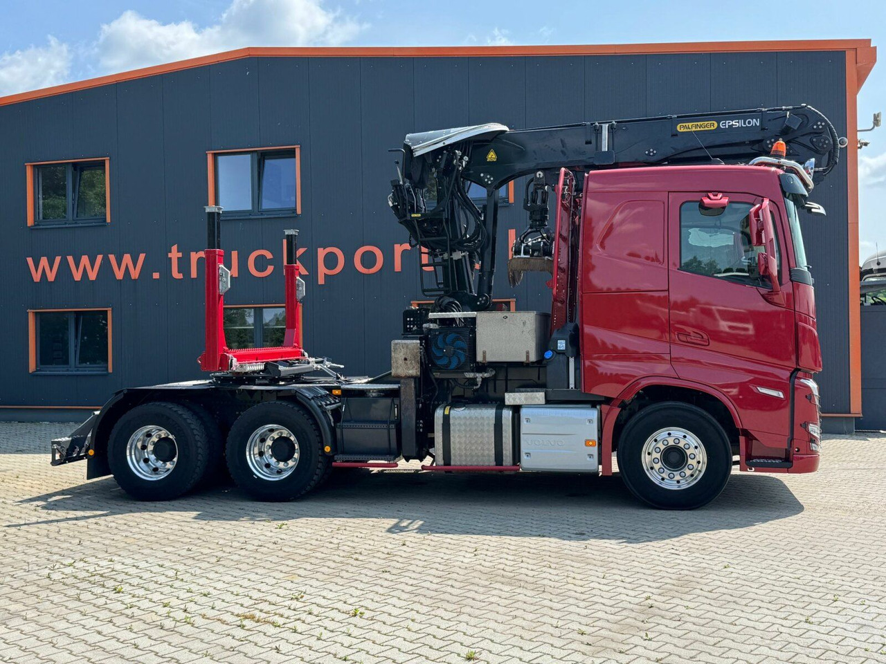 Volvo FH 550 6x4 Holztransporter Lang mit Kran Euro 6E - Timber truck, Crane truck: picture 4 Volvo FH 550 6x4 Holztransporter Lang mit Kran Euro 6E - Timber truck, Crane truck: picture 4