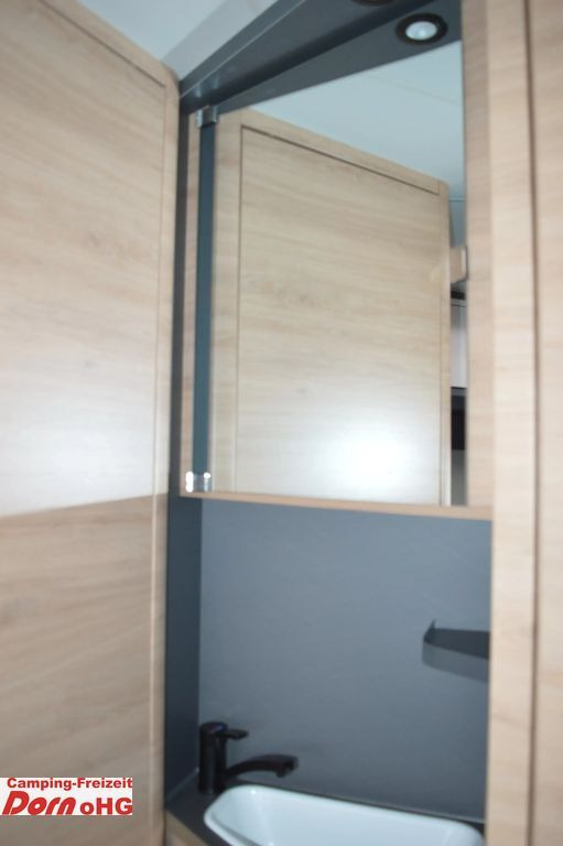 New Semi-integrated motorhome Knaus L!VE WAVE 650 MF Platinum Selection Vermieterpak: picture 14