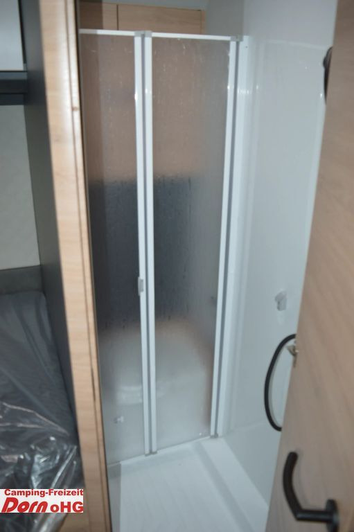 New Semi-integrated motorhome Knaus L!VE WAVE 650 MF Platinum Selection Vermieterpak: picture 18