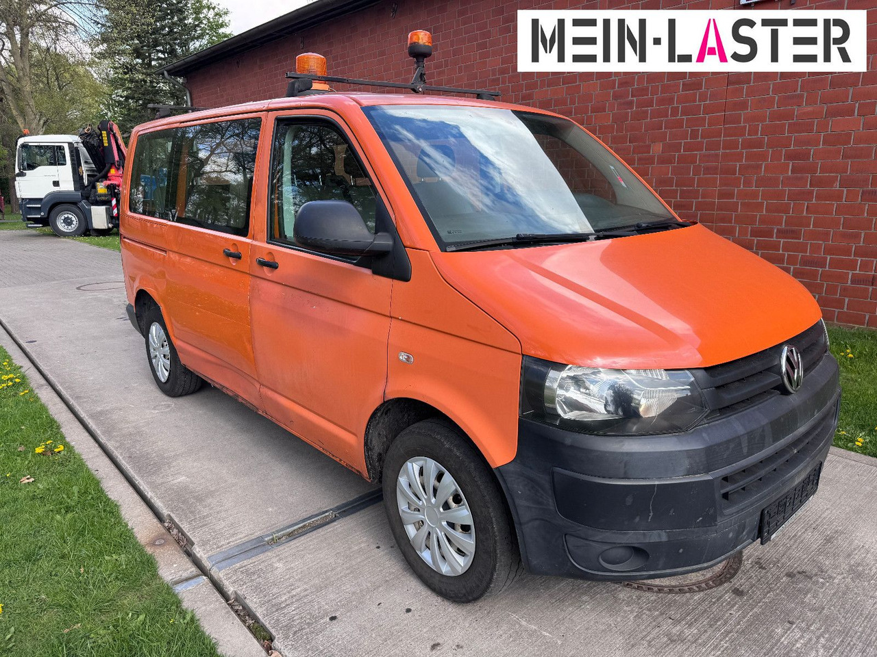 Volkswagen T5 2.0 tdi Bus 9 Sitzer - People carrier: picture 1 Volkswagen T5 2.0 tdi Bus 9 Sitzer - People carrier: picture 1