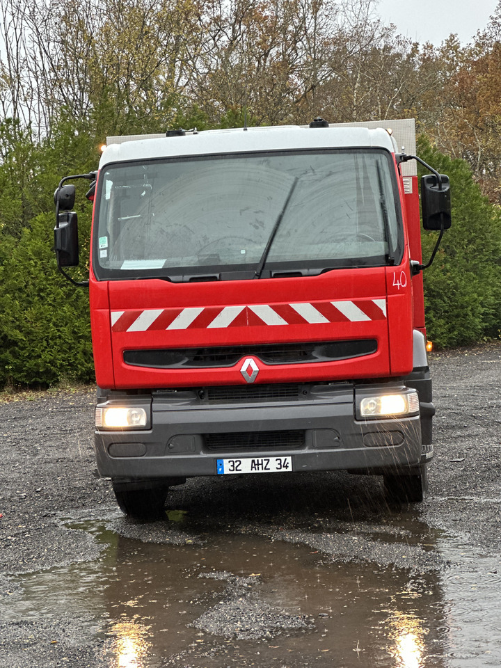 RENAULT PREMIUM - Fire engine: picture 1 RENAULT PREMIUM - Fire engine: picture 1
