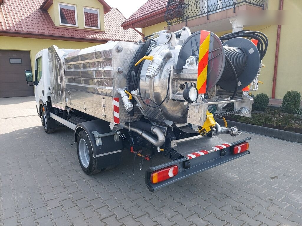 Renault Maxity Cappellotto INOX Low garage hydro combi - Vacuum truck: picture 4 Renault Maxity Cappellotto INOX Low garage hydro combi - Vacuum truck: picture 4