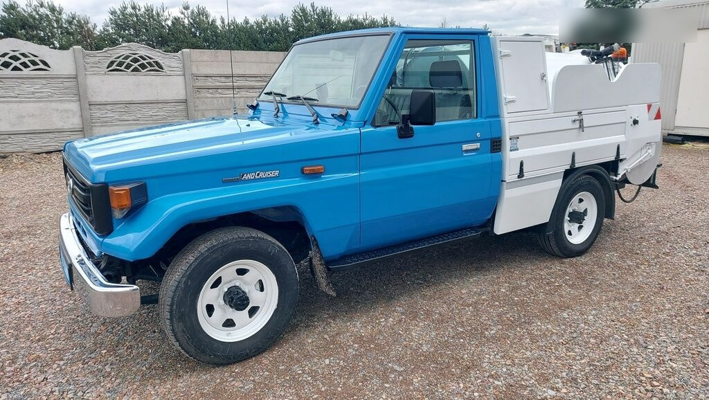 Toyota Land Cruiser COMBI HYDRO CLEANER 4x4 - Vacuum truck: picture 5 Toyota Land Cruiser COMBI HYDRO CLEANER 4x4 - Vacuum truck: picture 5