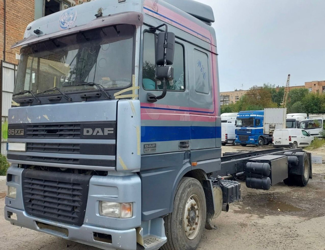 DAF 95XF380 - Cab chassis truck: picture 2 DAF 95XF380 - Cab chassis truck: picture 2