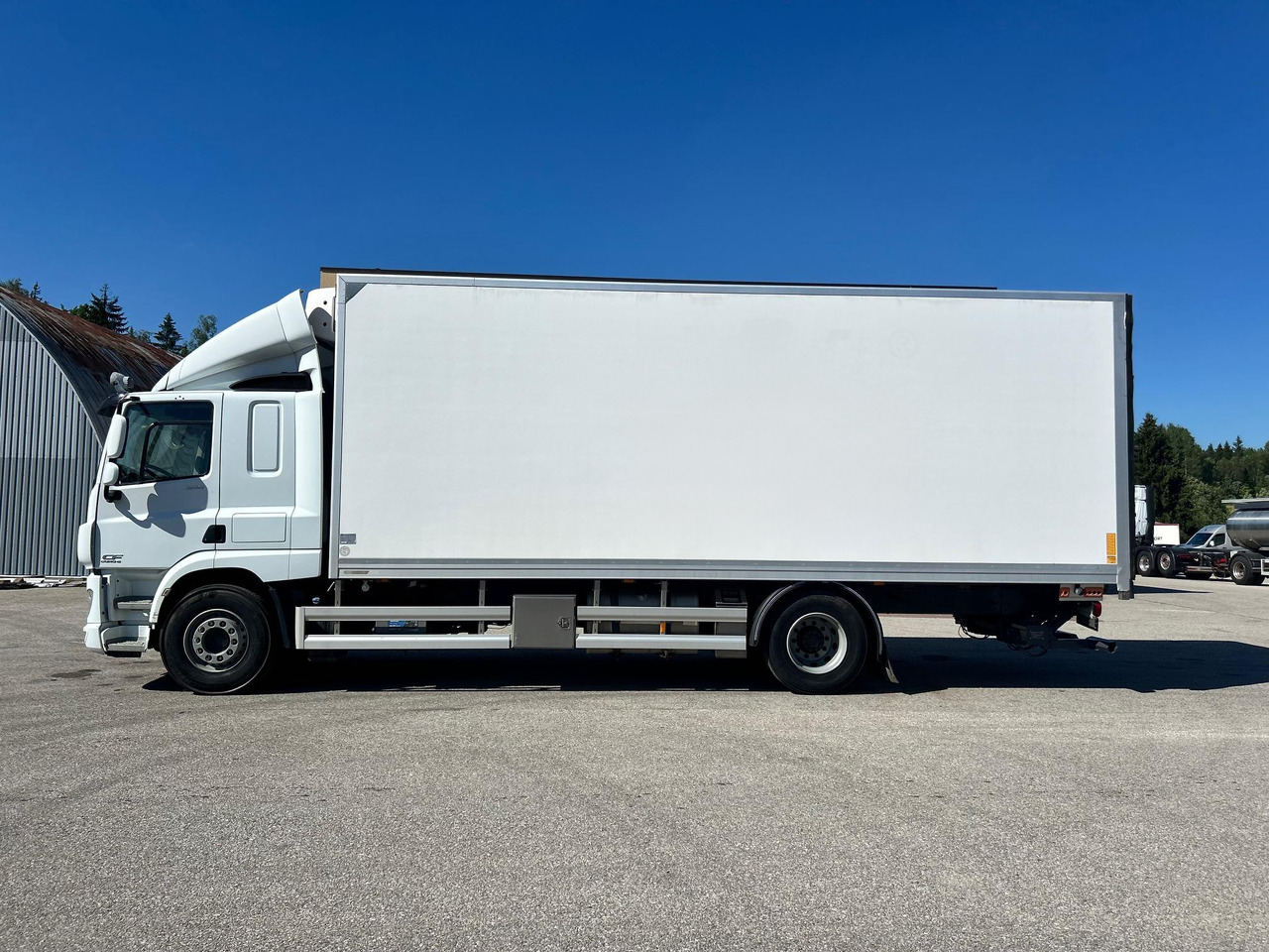 DAF CF330 - Refrigerated truck: picture 4 DAF CF330 - Refrigerated truck: picture 4