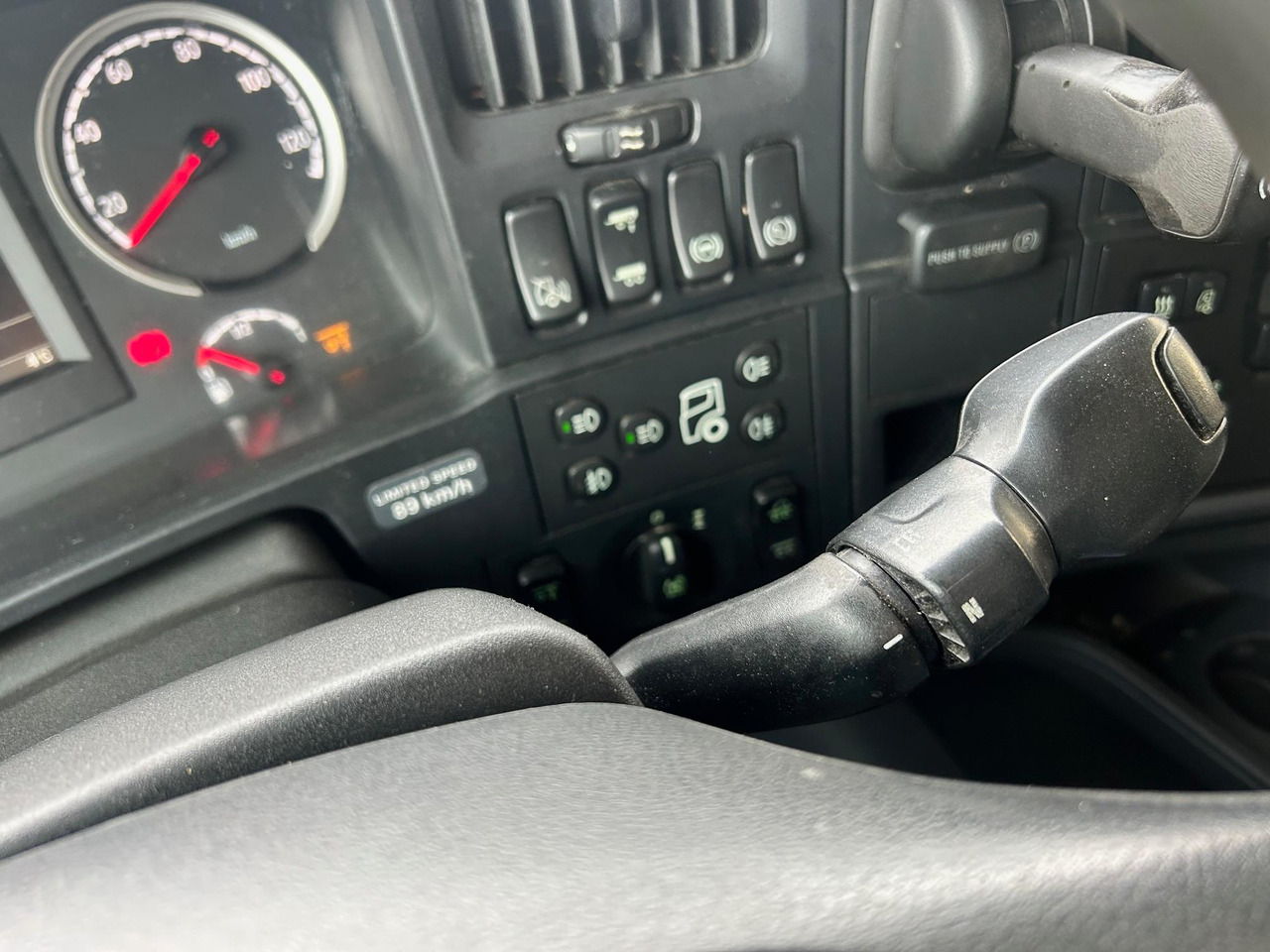 Refrigerated truck SCANIA G490: picture 26