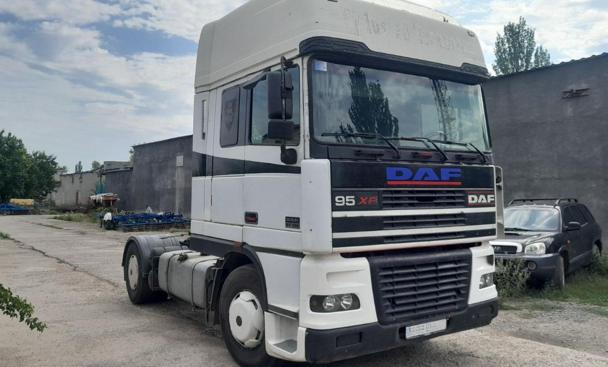 DAF 95XF430 - Tractor unit: picture 1 DAF 95XF430 - Tractor unit: picture 1