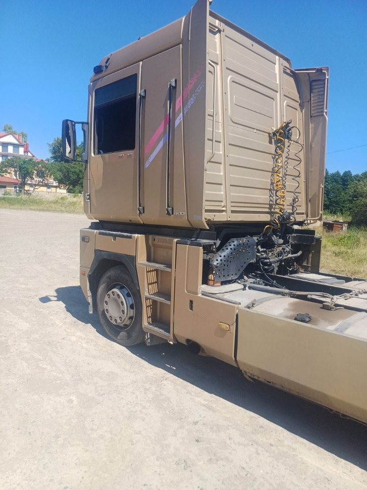 Tractor unit RENAULT Magnum 480: picture 6