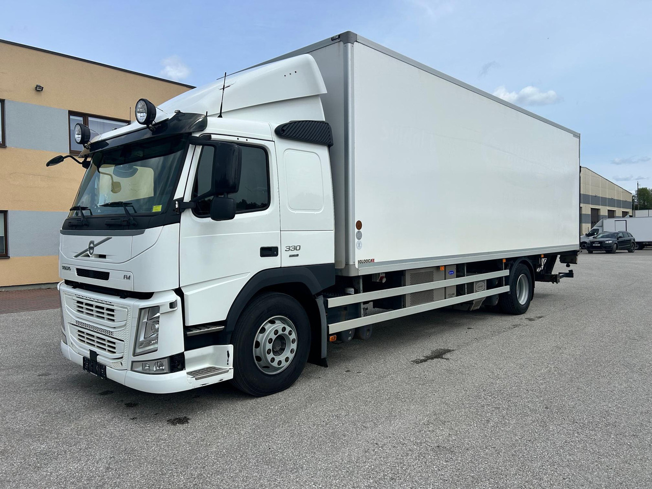 VOLVO FM330 - Refrigerated truck: picture 2 VOLVO FM330 - Refrigerated truck: picture 2