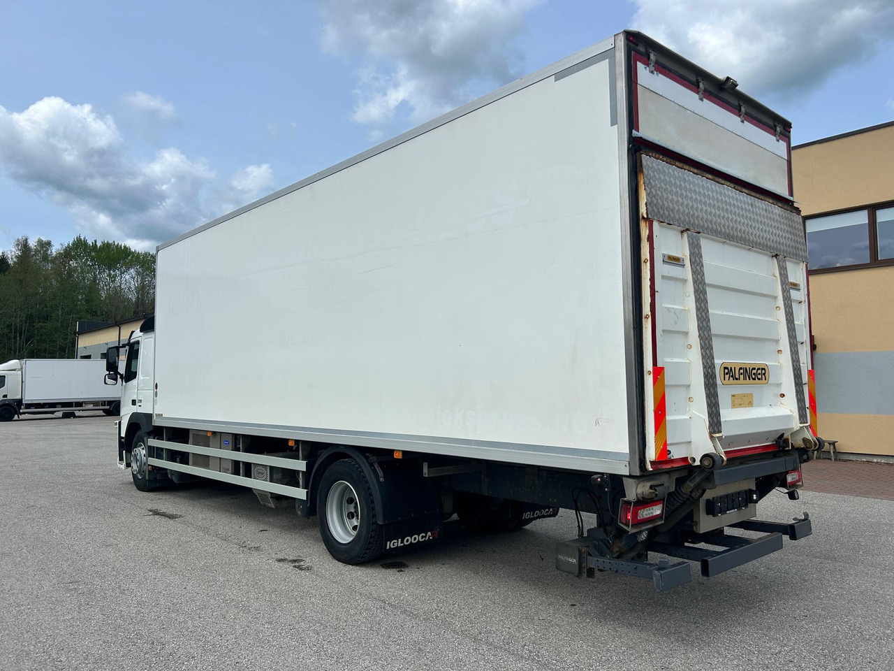 VOLVO FM330 - Refrigerated truck: picture 5 VOLVO FM330 - Refrigerated truck: picture 5