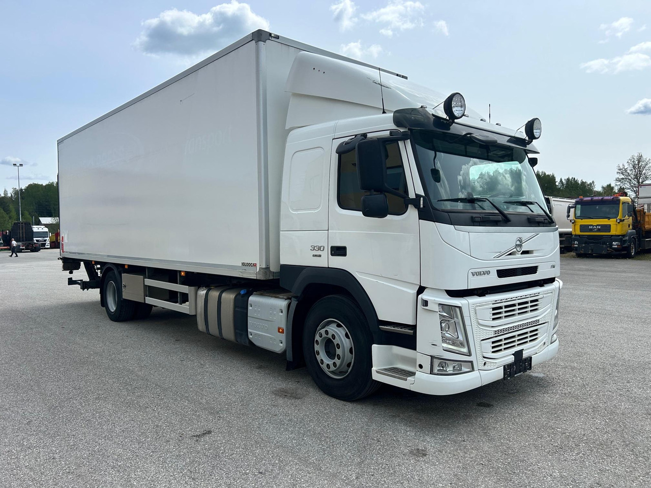 VOLVO FM330 - Refrigerated truck: picture 1 VOLVO FM330 - Refrigerated truck: picture 1