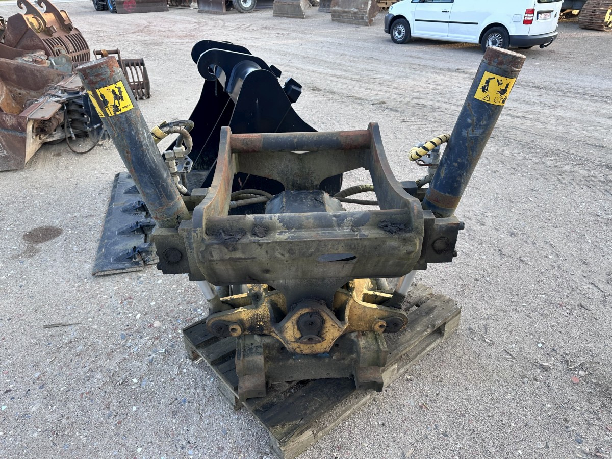 ENGCON EC 30 - S80 GR30 -S80 - SVAB Engcon Rototilt - Tiltrotator - Tiltrotator: picture 3 ENGCON EC 30 - S80 GR30 -S80 - SVAB Engcon Rototilt - Tiltrotator - Tiltrotator: picture 3