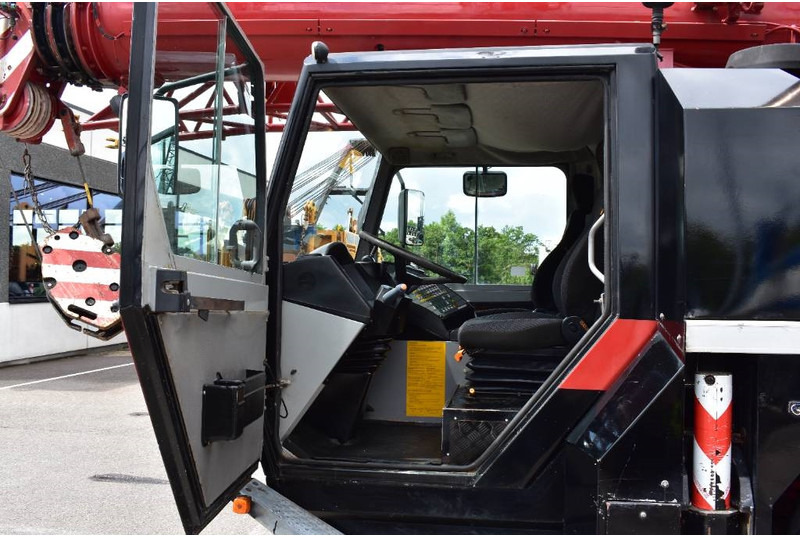 All terrain crane Liebherr LTM 1030-2: picture 9