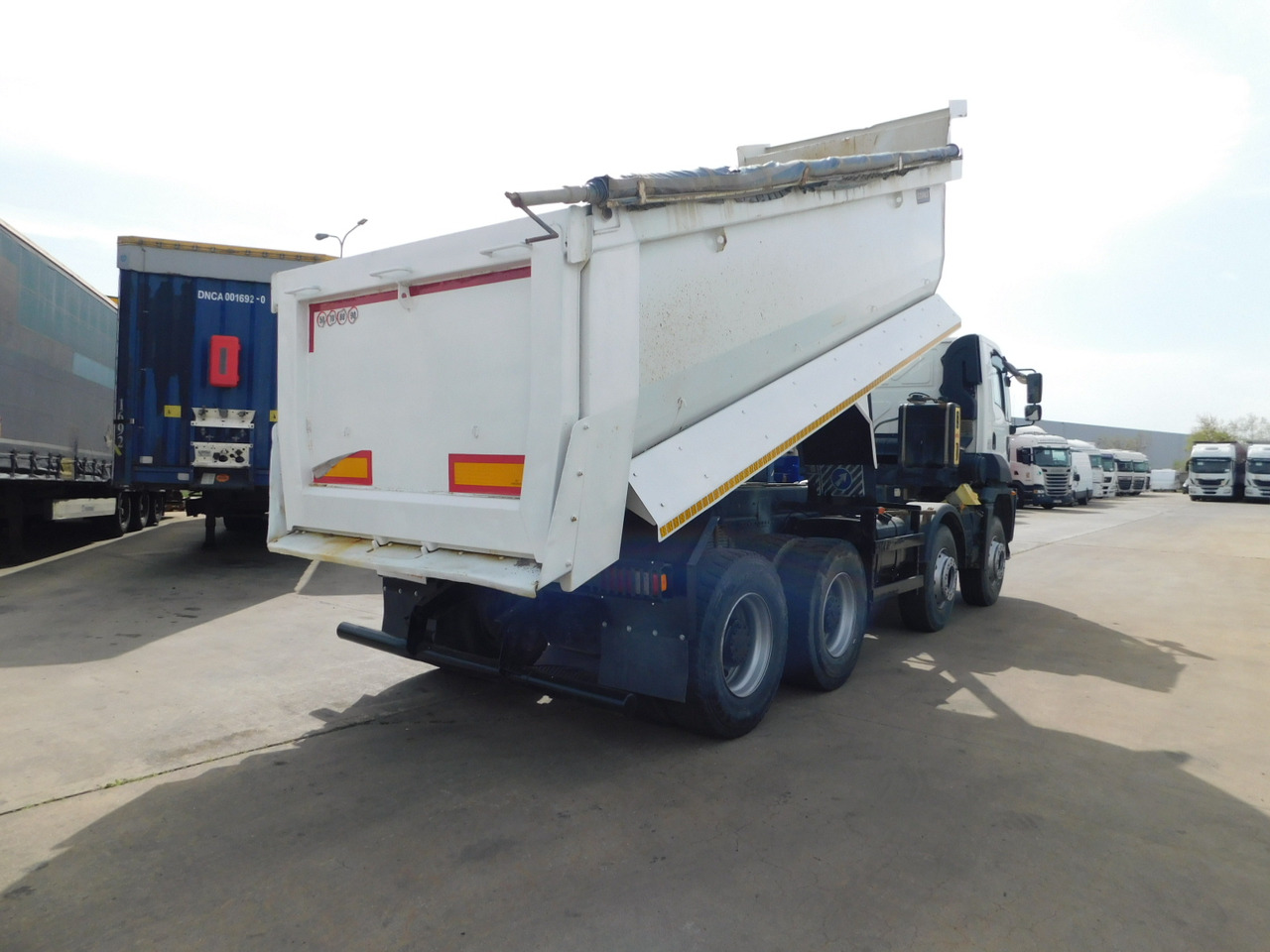 Ford 4142d 8x4 dcab e6 16s2230 - Tipper: picture 3 Ford 4142d 8x4 dcab e6 16s2230 - Tipper: picture 3