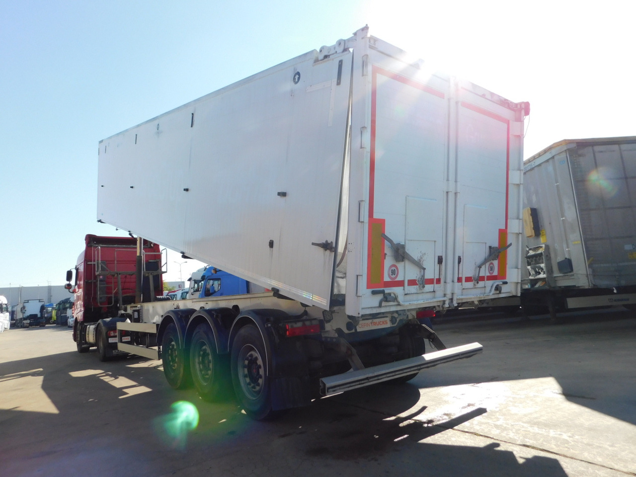 Mega Mnl c - Tipper semi-trailer: picture 4 Mega Mnl c - Tipper semi-trailer: picture 4