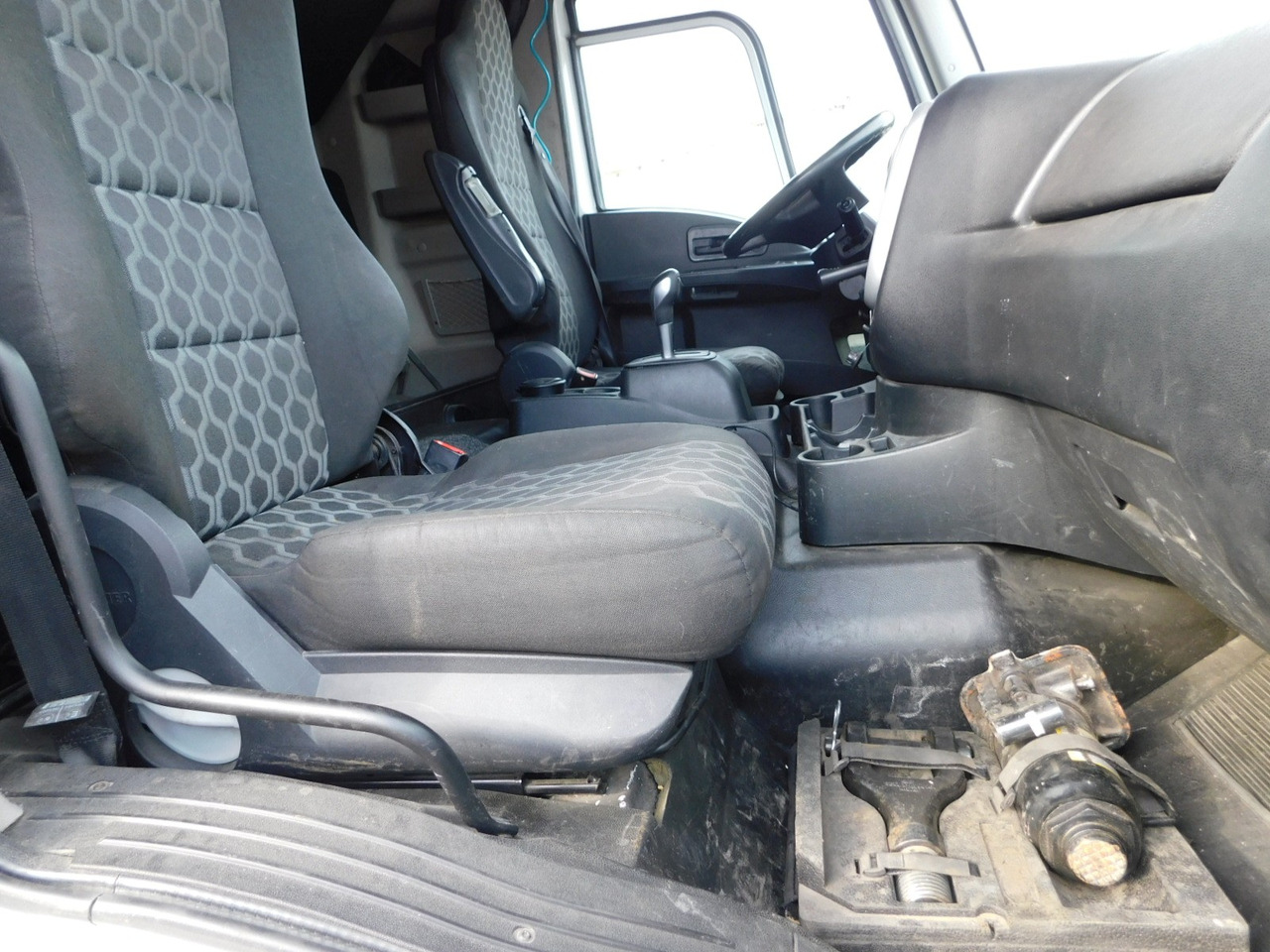 Ford 1848t 4x2 scab e6 12tx2620 - Tractor unit: picture 5 Ford 1848t 4x2 scab e6 12tx2620 - Tractor unit: picture 5