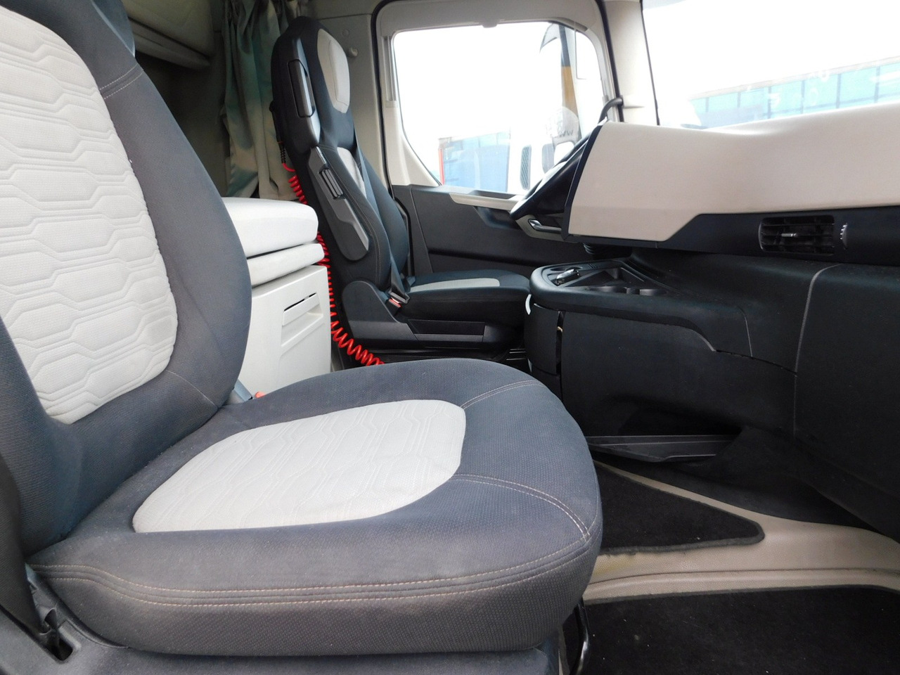 Ford F max ll 4x2 scab e6 12tx2620 - Tractor unit: picture 5 Ford F max ll 4x2 scab e6 12tx2620 - Tractor unit: picture 5