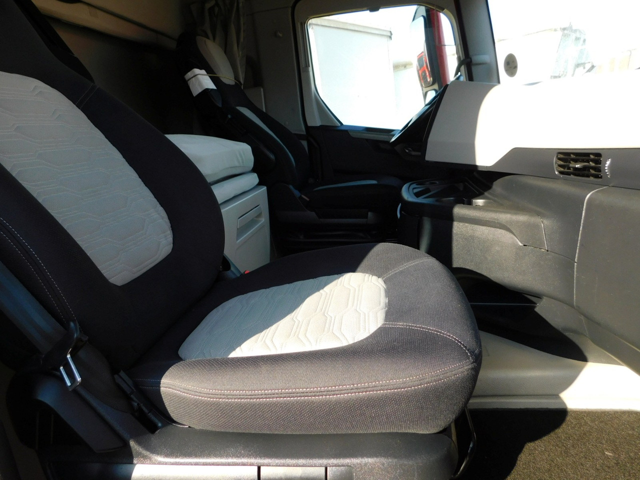 Ford F max ll 4x2 scab e6 12tx2620 - Tractor unit: picture 5 Ford F max ll 4x2 scab e6 12tx2620 - Tractor unit: picture 5