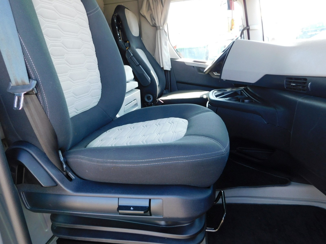 Ford F max ll 4x2 scab e6 12tx2620 - Tractor unit: picture 5 Ford F max ll 4x2 scab e6 12tx2620 - Tractor unit: picture 5