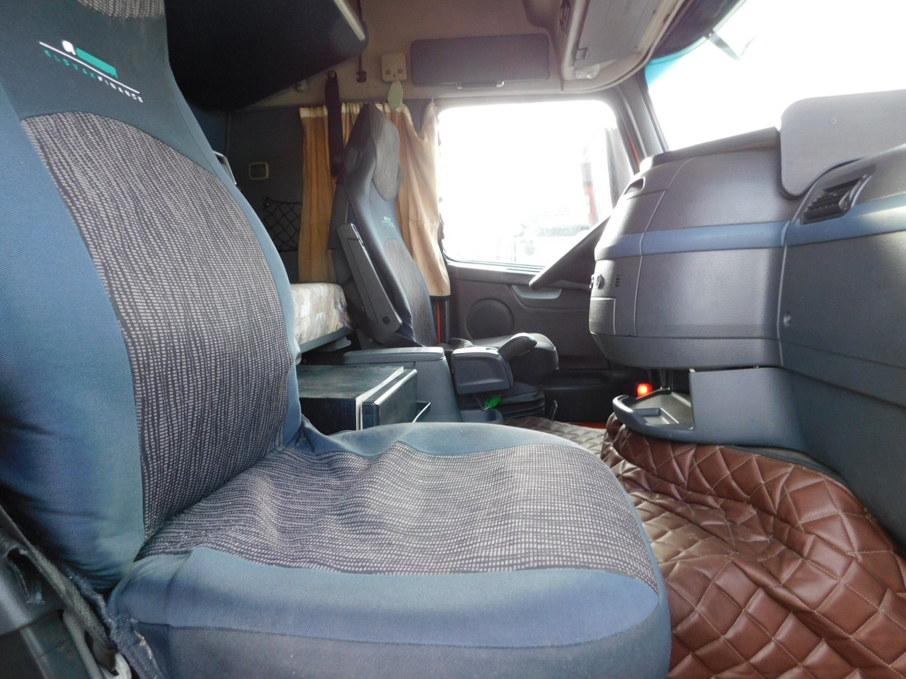 Volvo Fh 440 - Tractor unit: picture 5 Volvo Fh 440 - Tractor unit: picture 5