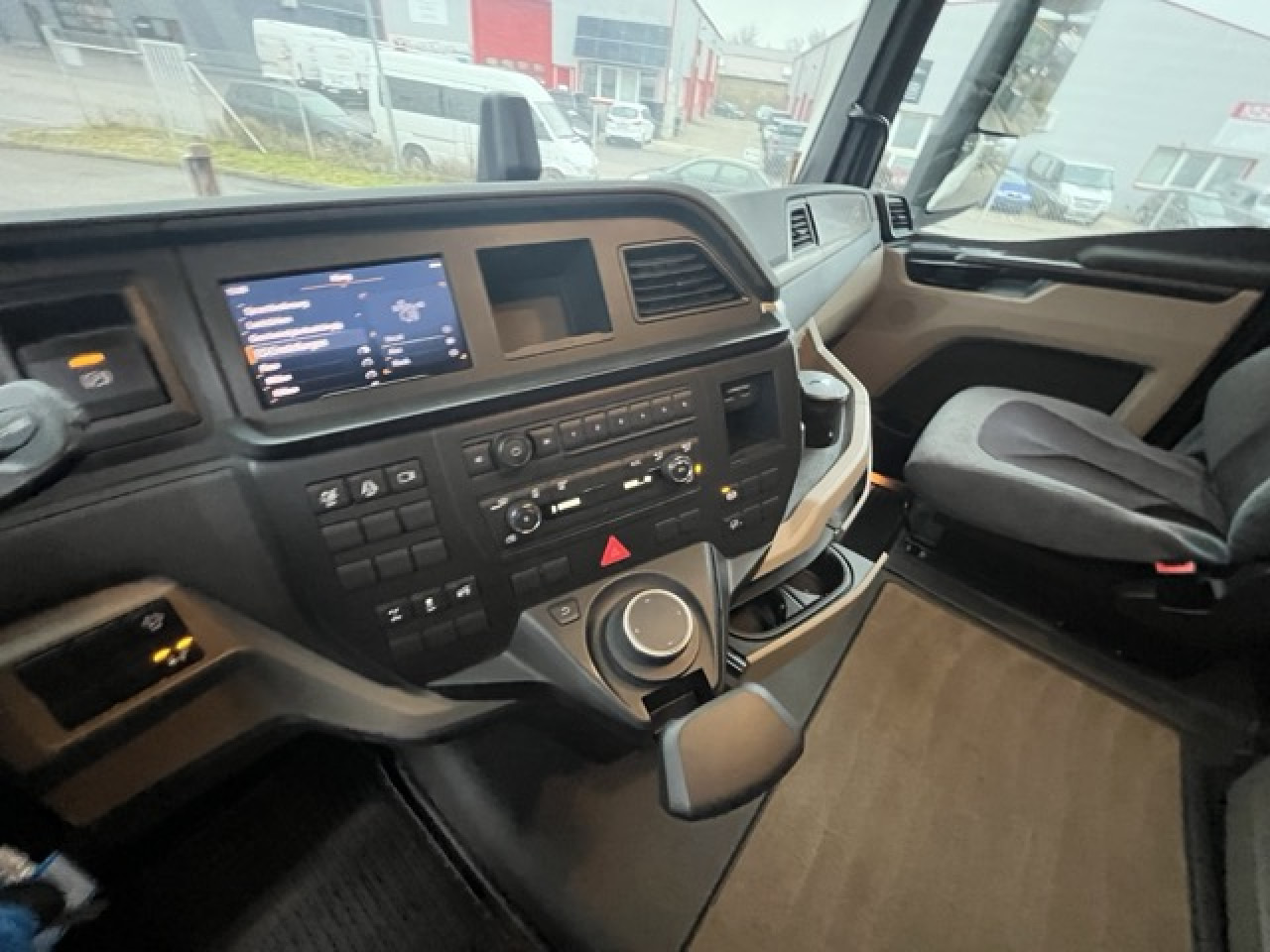 MAN TGX 18.470 4x2 BLS Euro6 Retarder Klima Luftfeder - Tractor unit: picture 3 MAN TGX 18.470 4x2 BLS Euro6 Retarder Klima Luftfeder - Tractor unit: picture 3