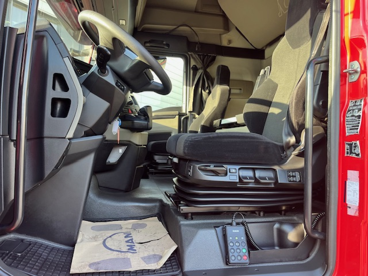 MAN TGX 18.510 4x2 LL SA - Vollgarantie MAN bis 01.27 - Tractor unit: picture 4 MAN TGX 18.510 4x2 LL SA - Vollgarantie MAN bis 01.27 - Tractor unit: picture 4