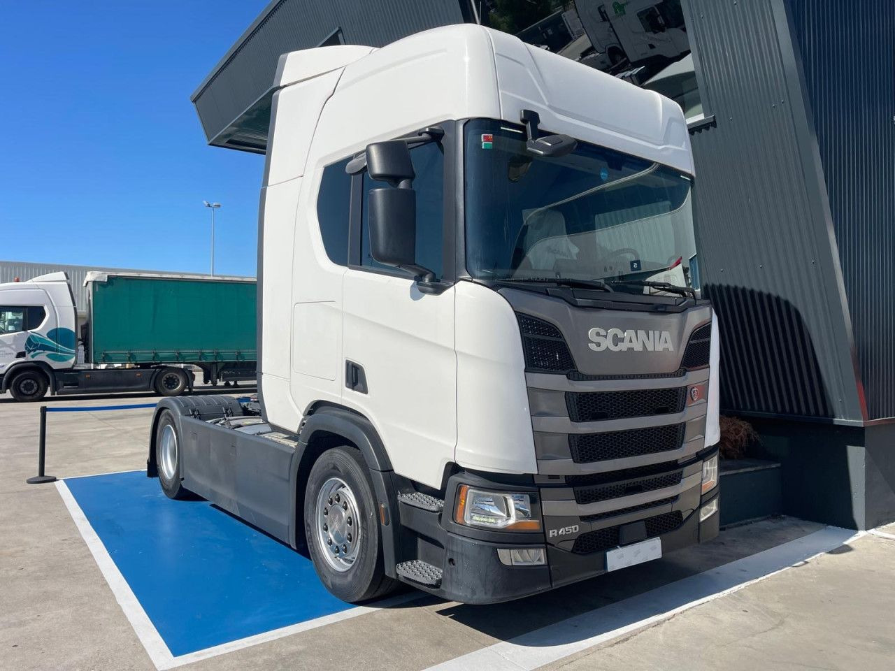 Tractor unit Scania R 450: picture 6