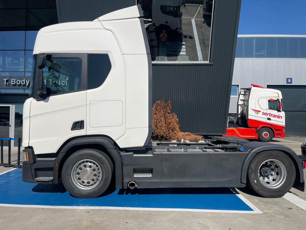 Tractor unit Scania R 450: picture 8