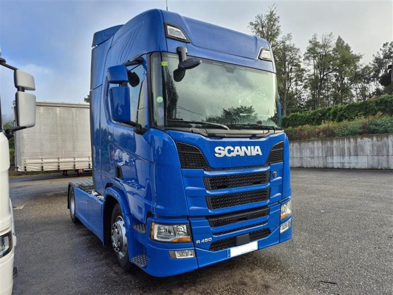 Scania R 450 - Tractor unit: picture 1 Scania R 450 - Tractor unit: picture 1