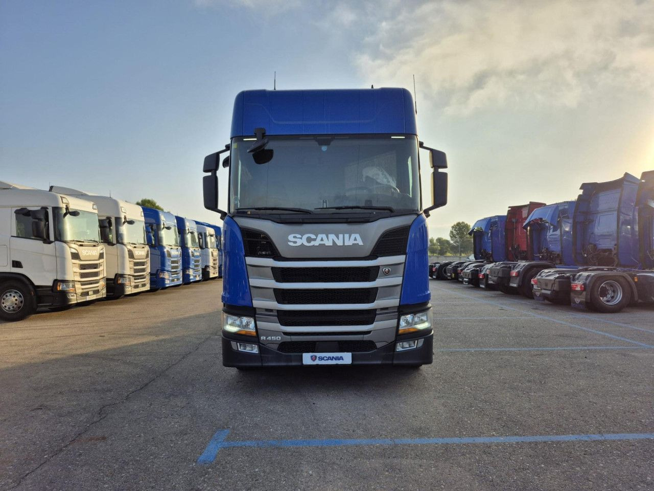 Scania R 450 - Tractor unit: picture 1 Scania R 450 - Tractor unit: picture 1